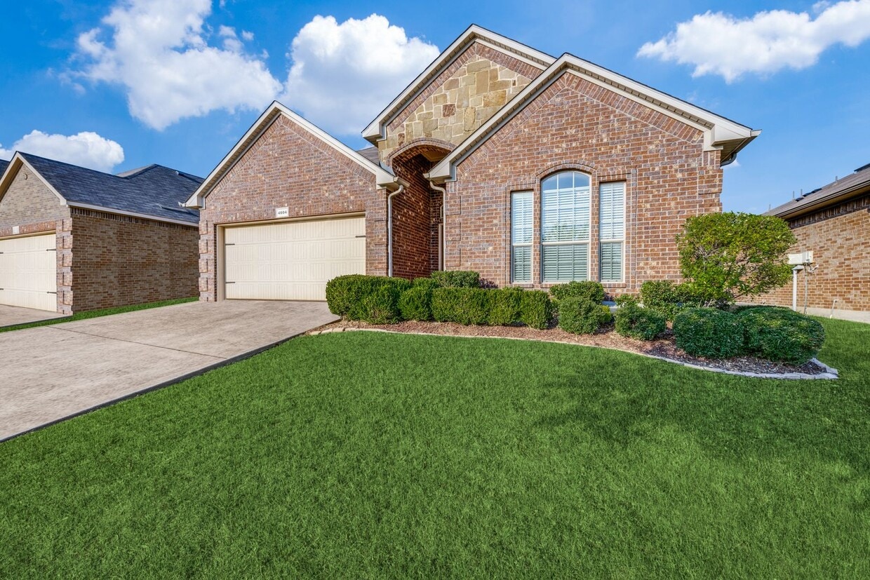 Primary Photo - 4604 Shagbark Dr