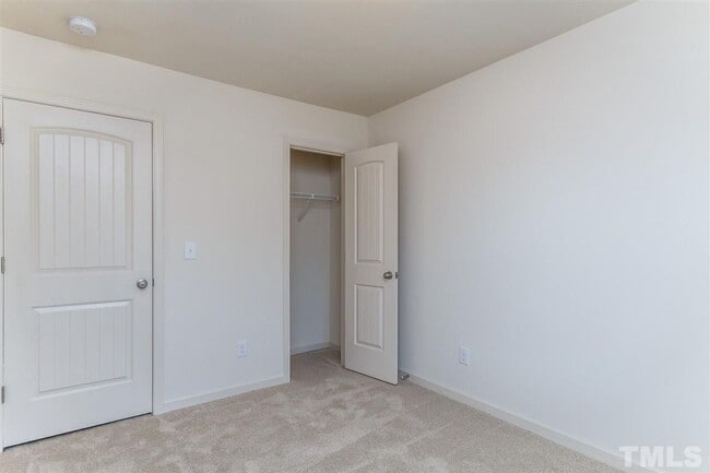 Building Photo - Room in 3 Bedroom Townhome at Spark St