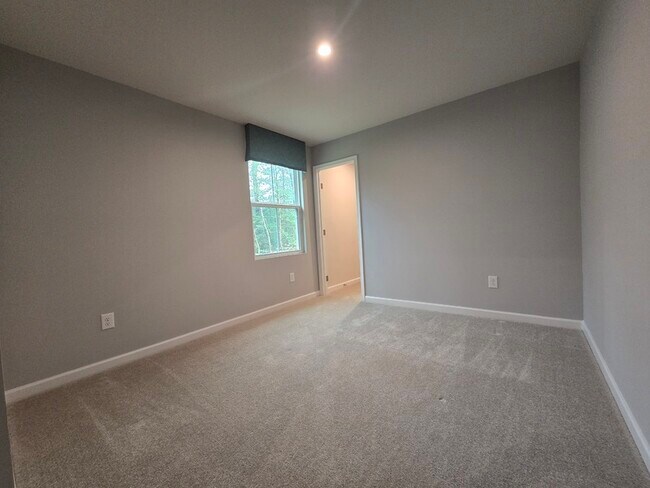Building Photo - 45 Highgate Dr