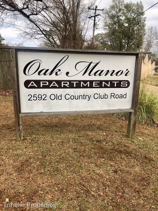 Foto principal - 2592 Old Country Club Rd