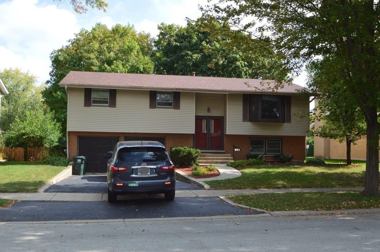 Primary Photo - 651 S Stuart Ln