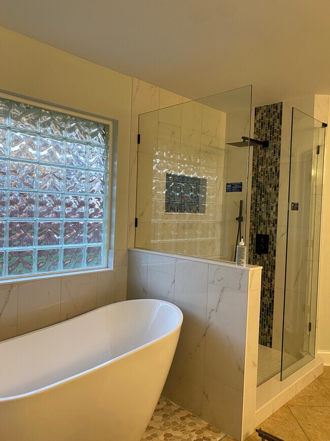 Master bath - 1478 Guardian Dr