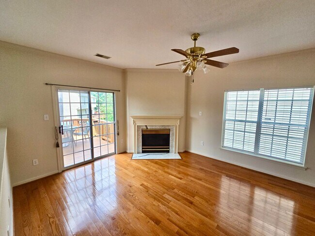 Foto del edificio - Beautiful 4 BR/3.5 BA Single-Family Home i...