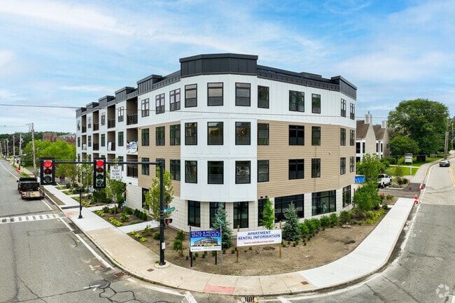 Building Photo - Natick Corner