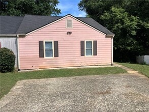 Building Photo - 1215 Oak Forest Ct SW