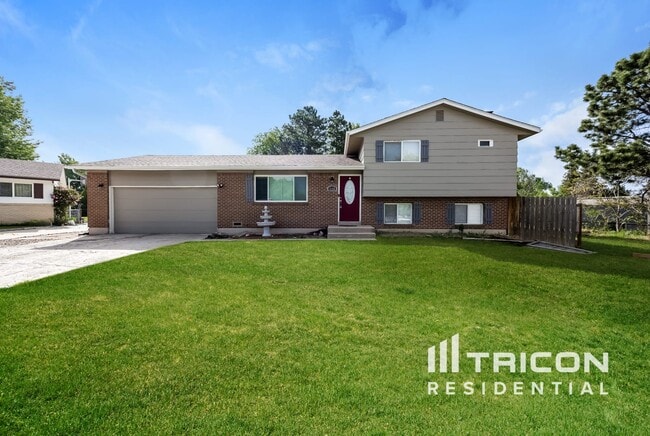 Building Photo - 4195 Hemlock Pl
