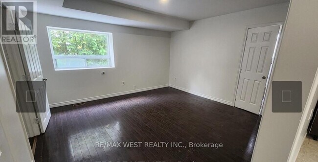 Building Photo - 645 Townline Rd N