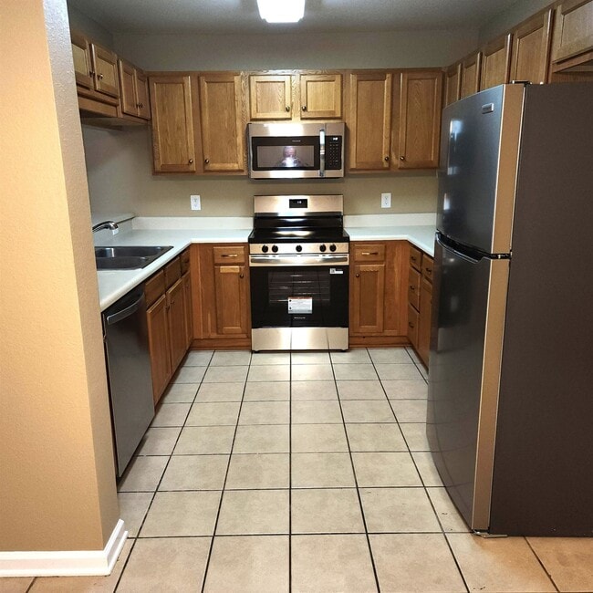 Building Photo - 4434 Gearhart Rd