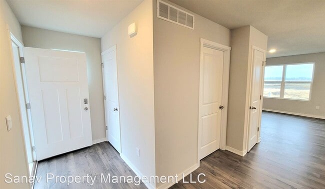 Building Photo - 4 br, 3 bath House - 4311 NE 16th Street