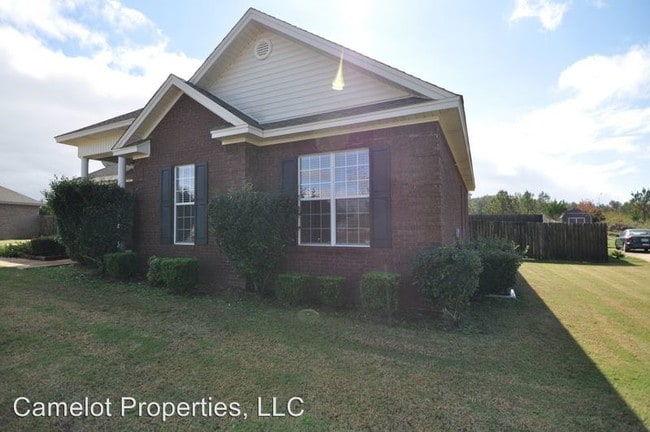 Building Photo - 3 br, 2 bath House - 151 Autumn Trail