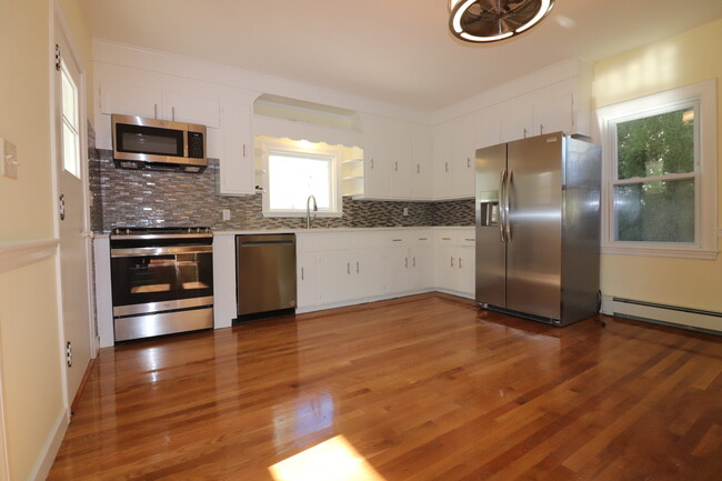 Building Photo - 19 Faxon St