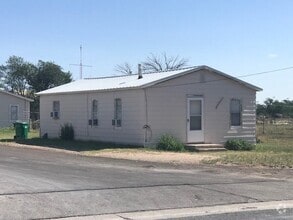 Building Photo - 500 E Stanolind Rd