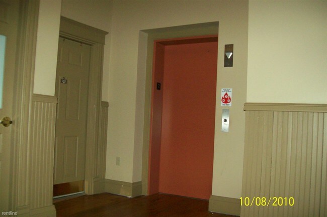 Building Photo - 105 E Water St