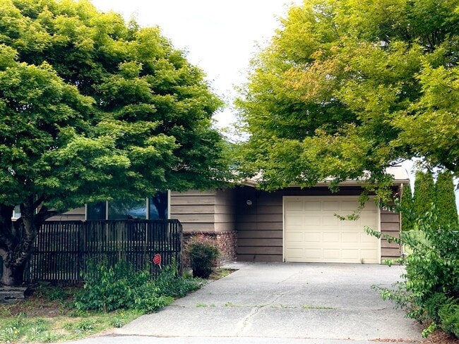 Photo - 2,510 Sq Ft | 5 Bedroom · 3 Bathroom – W/D... House