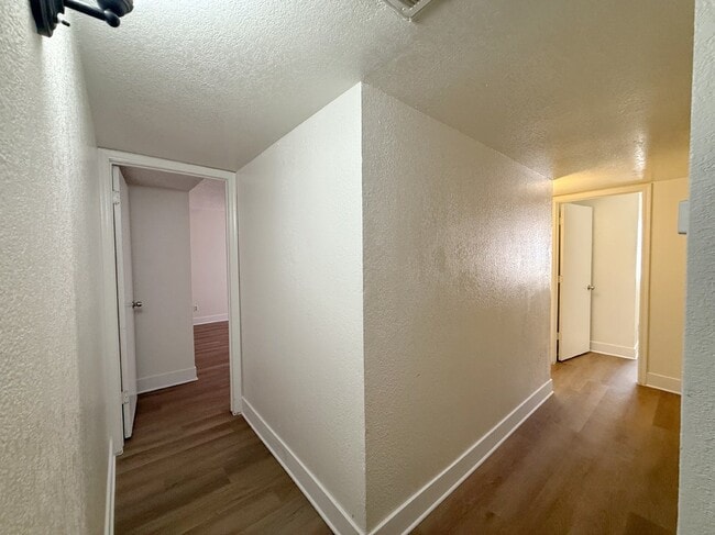 Foto del edificio - 6901 W Devonshire Ave