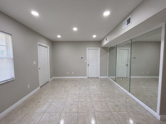 Foto del edificio - 500 NE 135th St