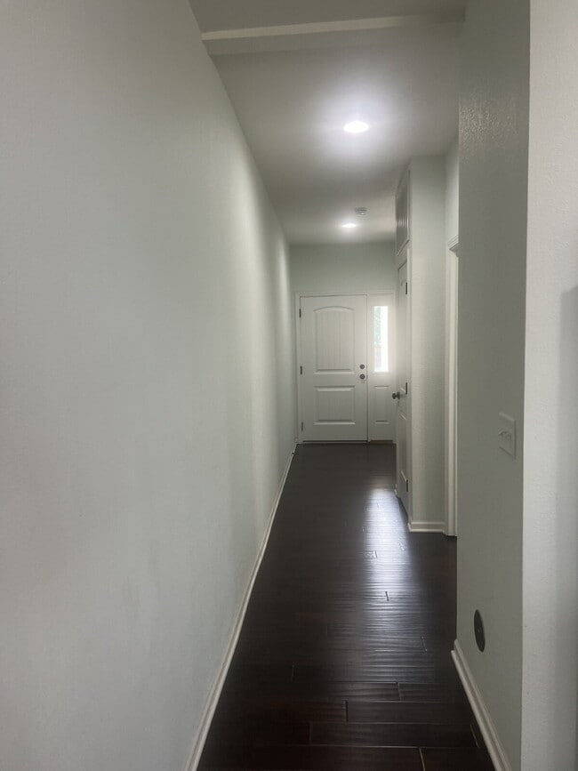 Foto del edificio - 2 Bed, 2.5 Bath Townhouse - Shawnee, KS