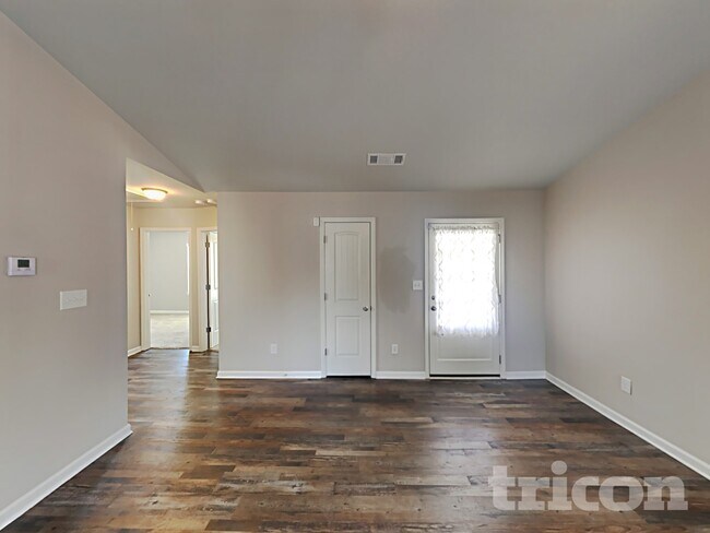 Building Photo - 37 Oakville Dr