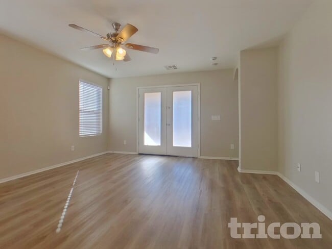 Building Photo - 25841 W Valley View Dr