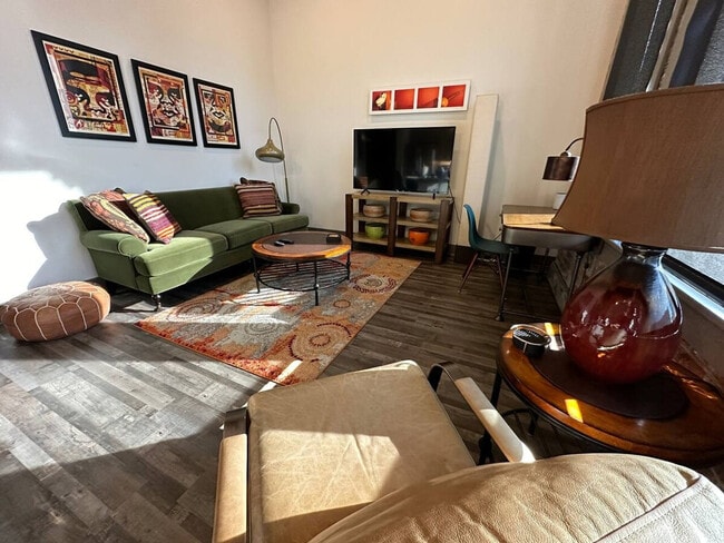 Building Photo - 350 East Ave