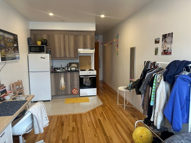 Salon/Cuisine - 1225 Rue Gilford