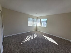 Interior Photo - Summit Crest