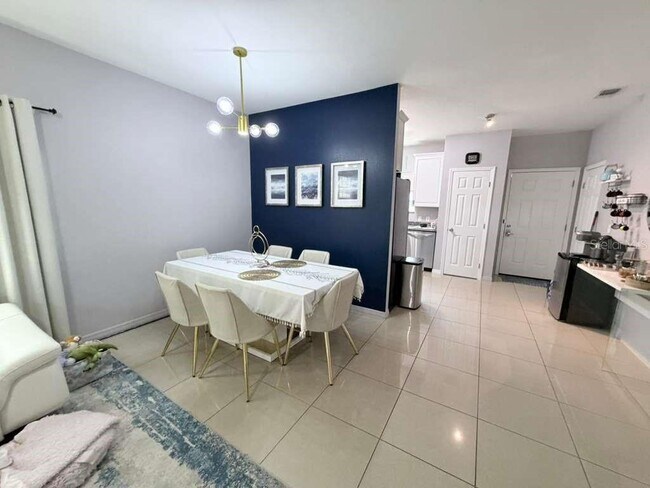Foto del edificio - 1818 Sunny St