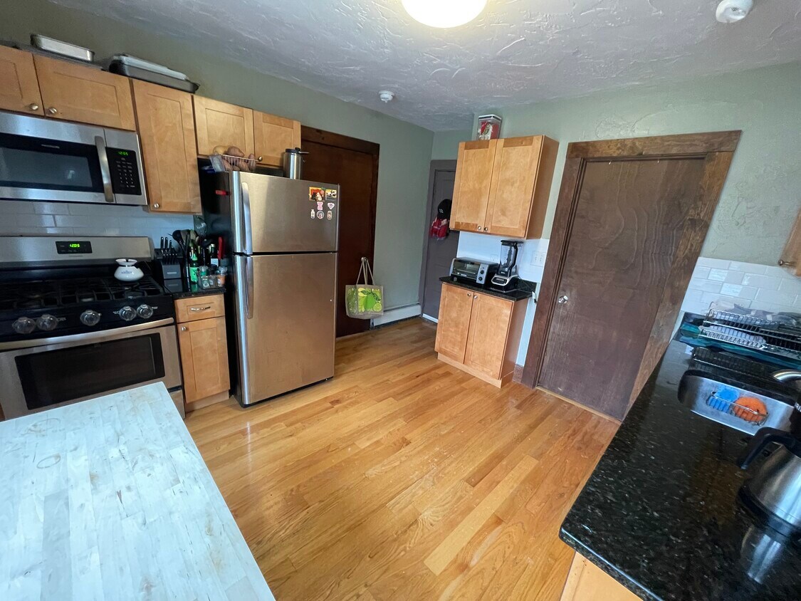 Foto principal - 127 Belgrade Ave