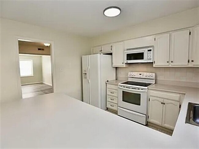 Foto del edificio - A delightful townhome