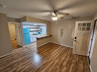 Foto del edificio - 890 E Ash St