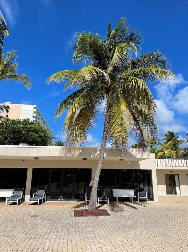 Foto del edificio - 2625 Collins Ave