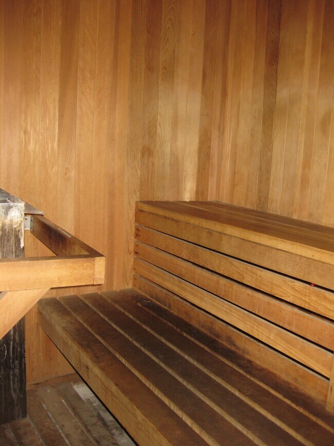 Foto del edificio - 2 bedroom and 2 bath