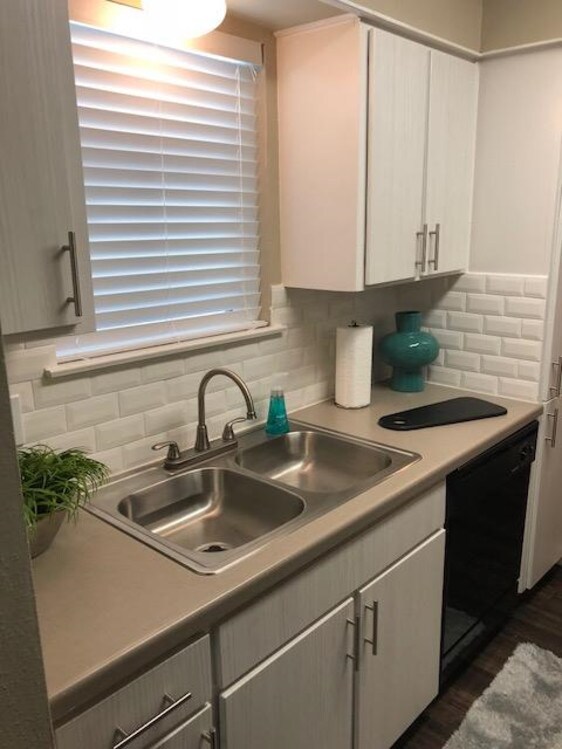 Auburn Creek 4411 Gardendale St San Antonio, TX