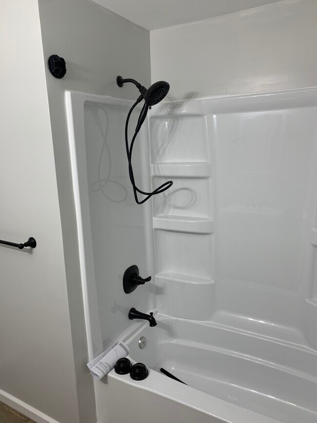 Foto del edificio - 709 Flintridge Dr