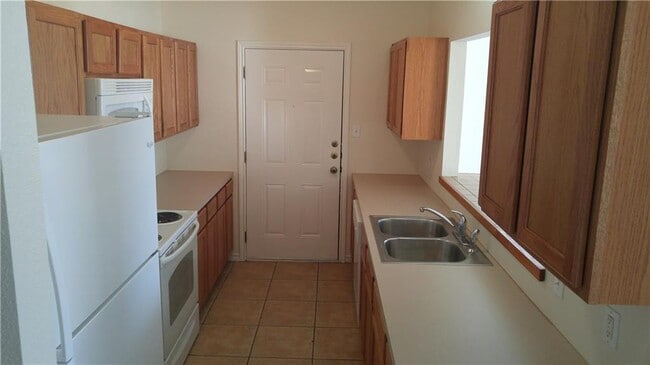 Building Photo - 118 Sandstone Dr