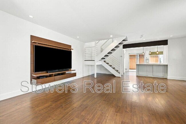 Foto del edificio - 617 Garden Creek Pl