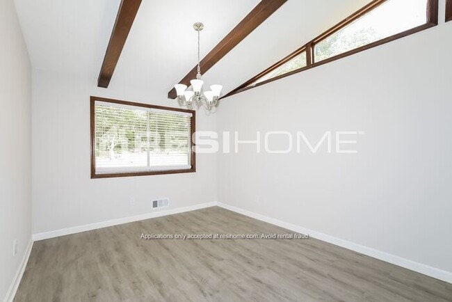 Building Photo - 467 Burgundy Ct