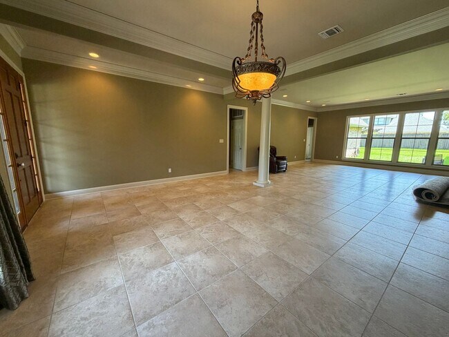 Foto del edificio - Gorgeous 4 bedroom, 3 Bathroom Home in Lakeside on Long Lake