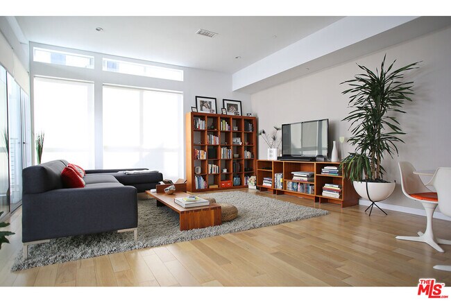 Foto del edificio - 1211 N Garbo Ln