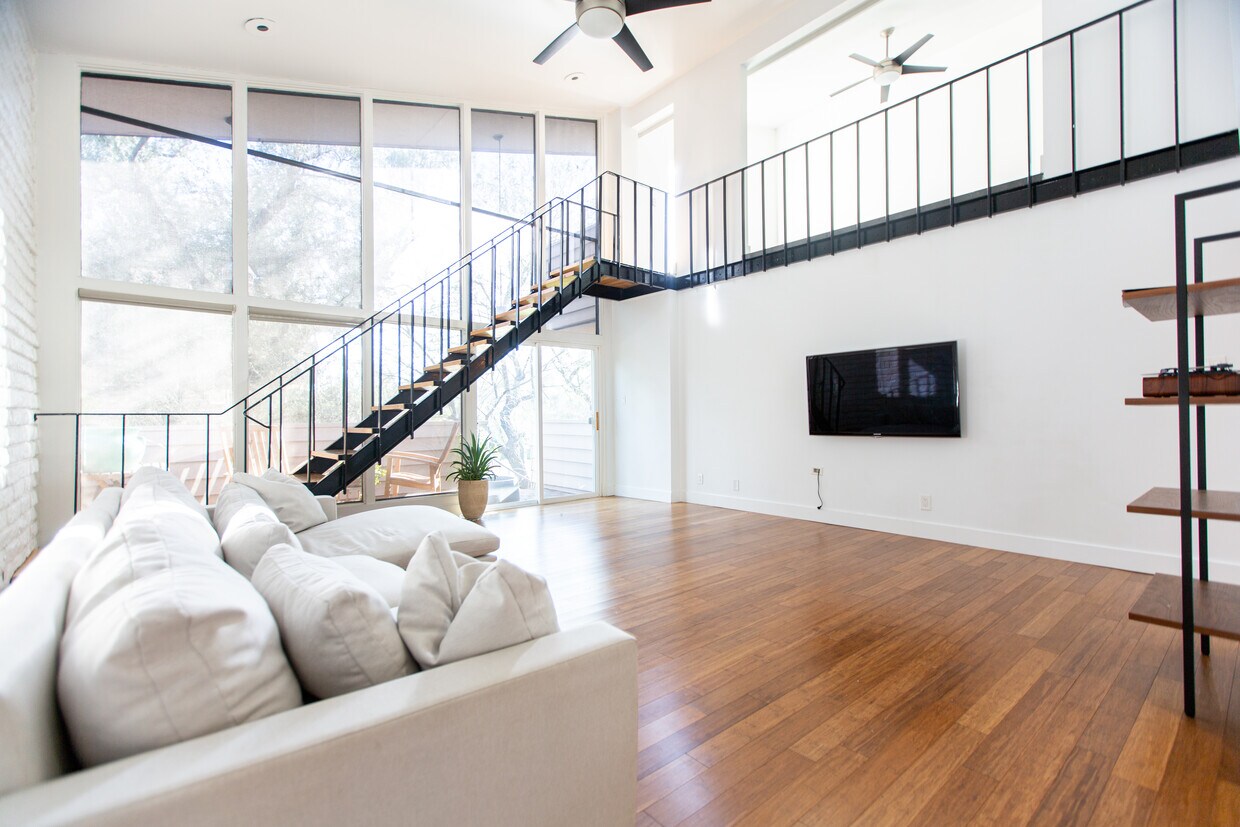 Foto principal - 8008 N Central Ave
