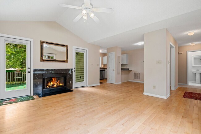 Building Photo - End unit Townhome in Five Oaks: Available ...