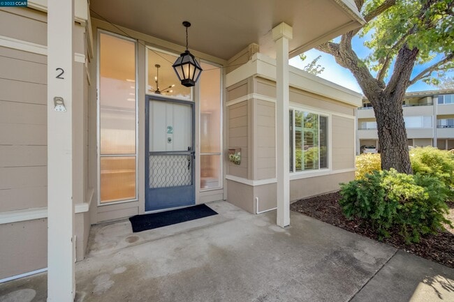 Building Photo - 2101 Skycrest Dr