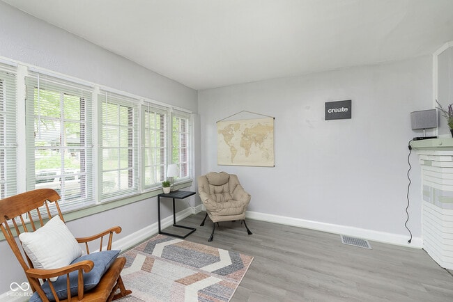 Foto del edificio - 4237 Graceland Ave