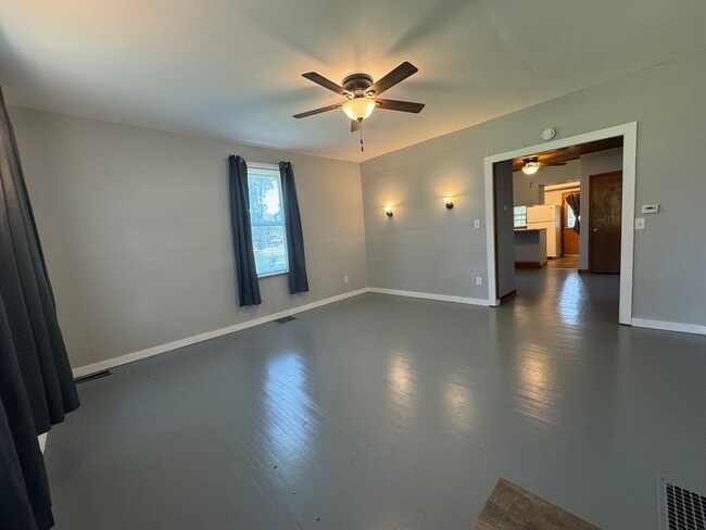 Building Photo - Cozy Comfort: 2 Bed, 1 Bath Home with Spac...