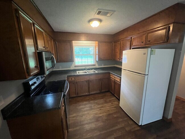 Building Photo - 167 McLin Cv