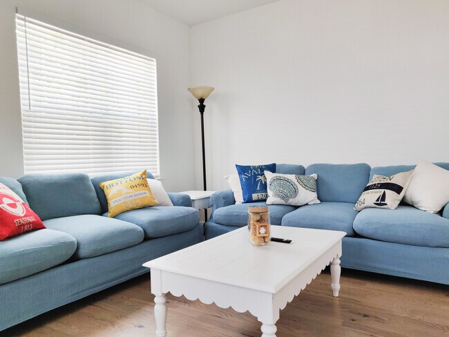 Foto del edificio - 1501 Cherry Ln