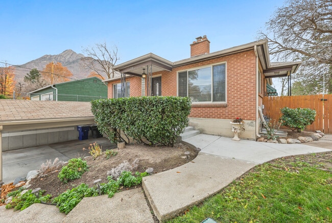 Photo - 2576 E Wren Rd House