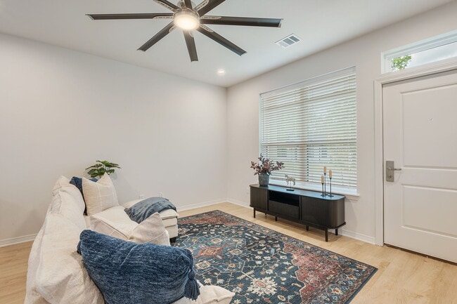 Foto del edificio - 208 Richards St