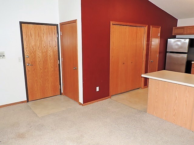 Building Photo - SUBLEASE AVAILABLE NOW