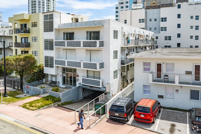 La Fleurette Condominiums